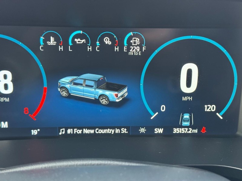 Ford F-150 Vehicle Full-screen Gallery Image 24