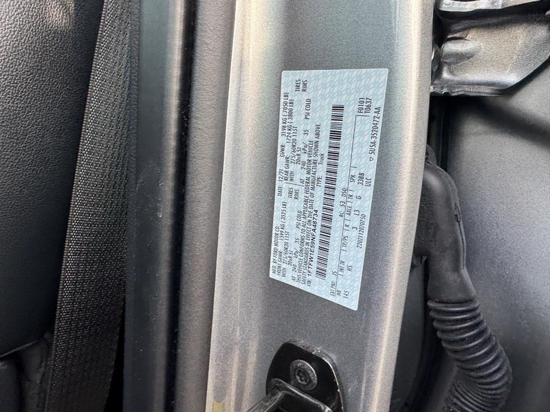 Ford F-150 Vehicle Full-screen Gallery Image 25