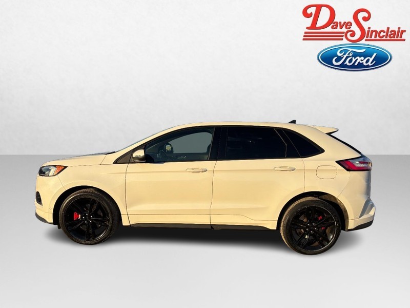 Ford Edge Vehicle Full-screen Gallery Image 10