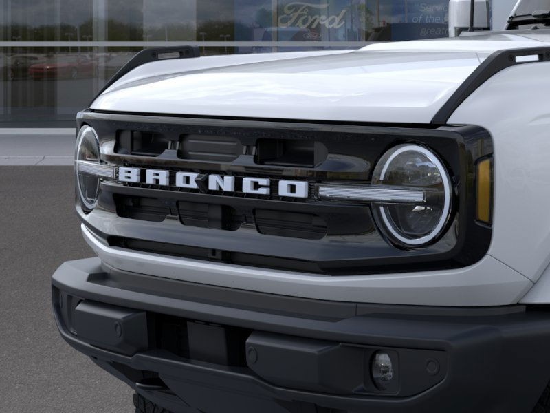 Ford Bronco Vehicle Full-screen Gallery Image 21