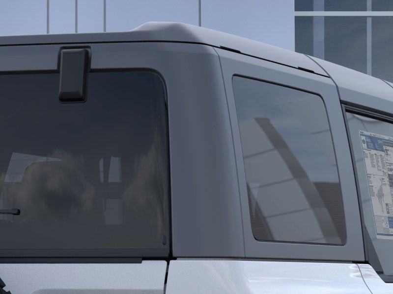 Ford Bronco Vehicle Full-screen Gallery Image 27