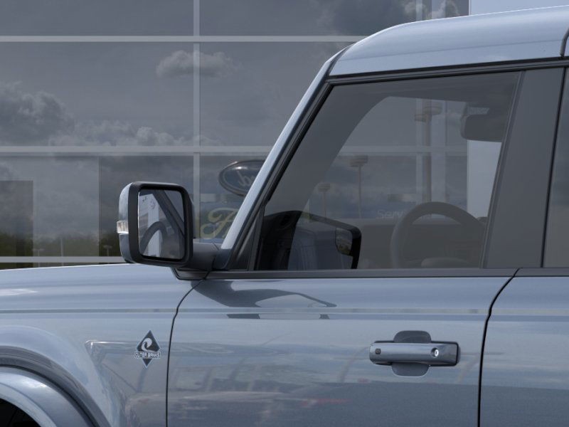 Ford Bronco Vehicle Full-screen Gallery Image 24