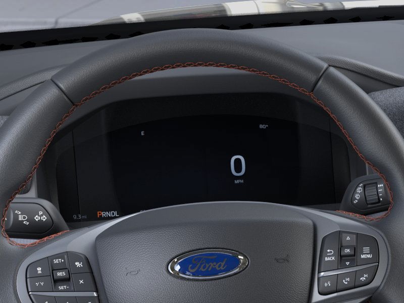 Ford Explorer Vehicle Full-screen Gallery Image 15