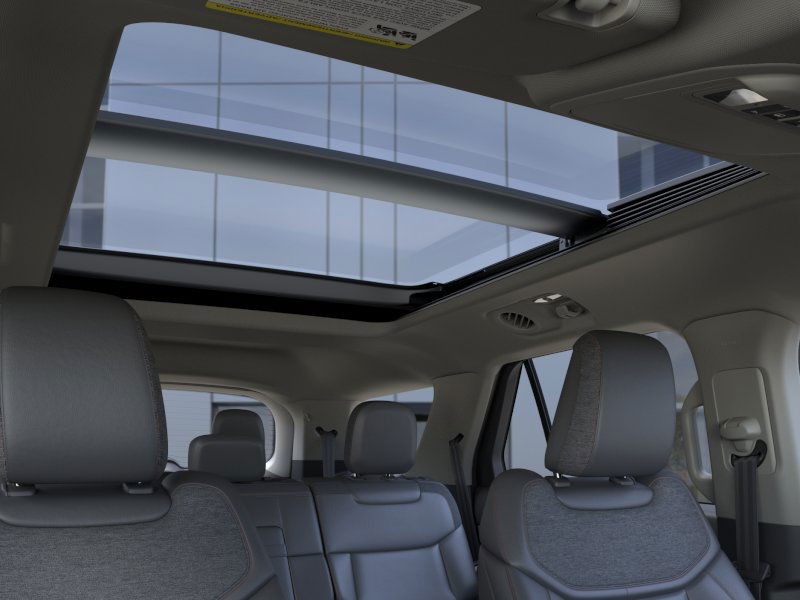 Ford Explorer Vehicle Full-screen Gallery Image 24