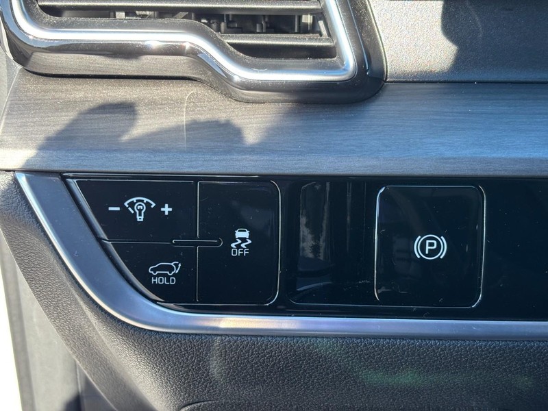 Kia Sportage Vehicle Image 17