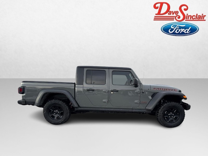 Jeep Gladiator Vehicle Full-screen Gallery Image 05