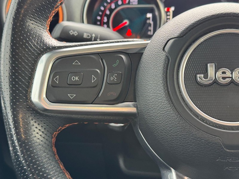 Jeep Gladiator Vehicle Full-screen Gallery Image 19