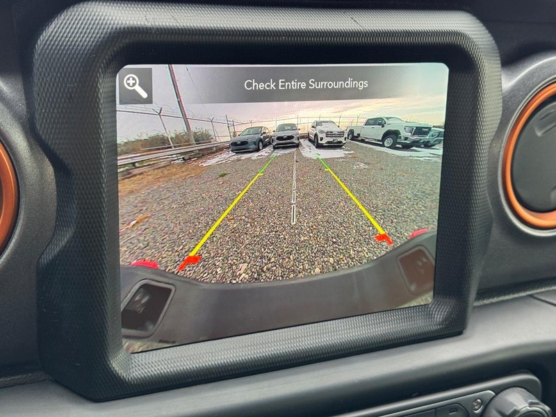 Jeep Gladiator Vehicle Full-screen Gallery Image 22