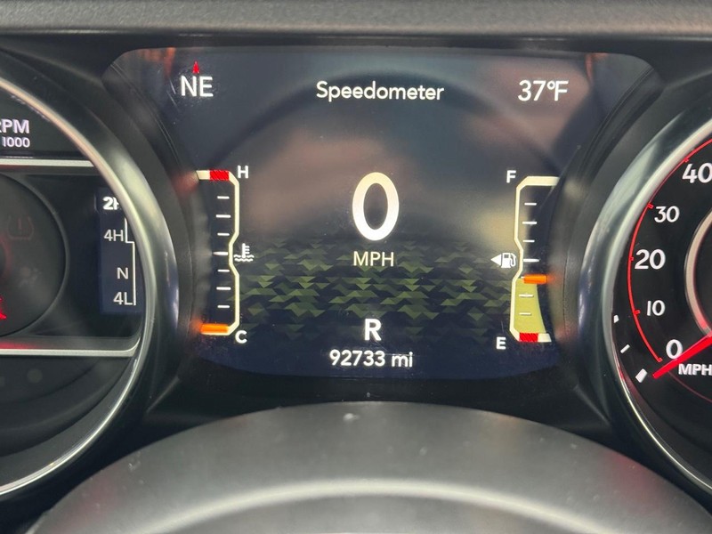 Jeep Gladiator Vehicle Full-screen Gallery Image 23