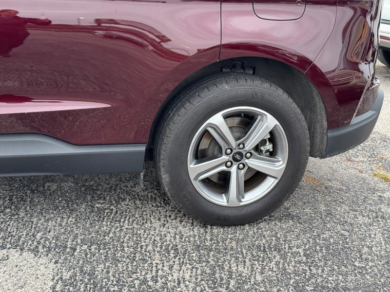 Ford Edge Vehicle Image 11