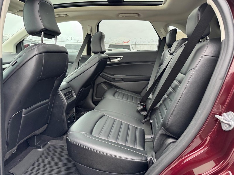 Ford Edge Vehicle Image 12