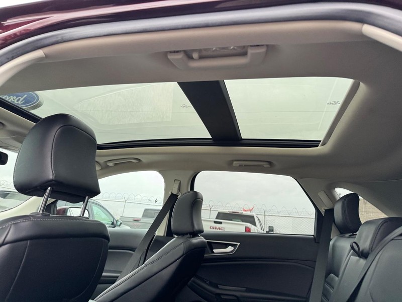 Ford Edge Vehicle Image 13