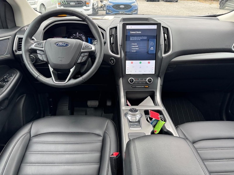 Ford Edge Vehicle Image 15