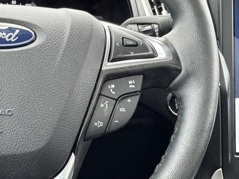 Ford Edge Vehicle Image 21