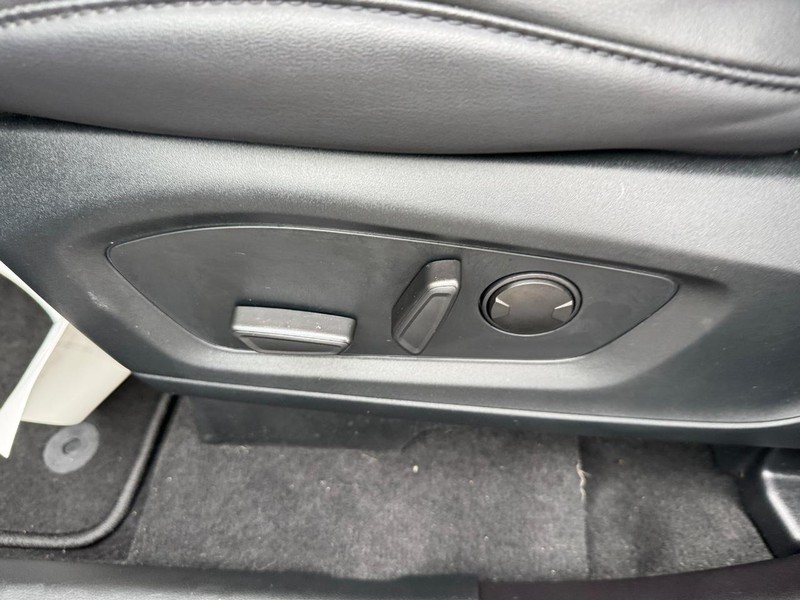 Ford Explorer Vehicle Image 19