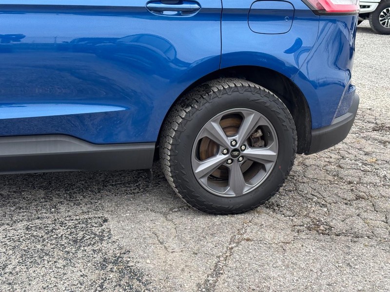 Ford Edge Vehicle Image 12