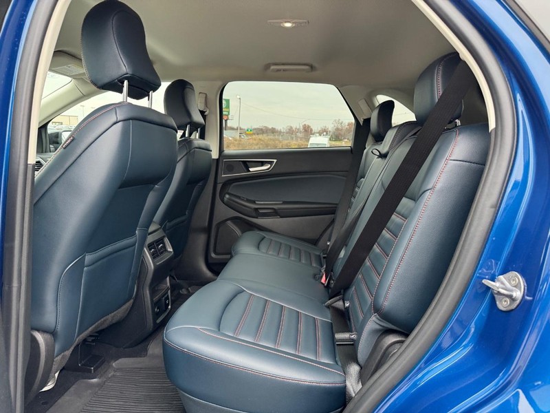 Ford Edge Vehicle Image 13