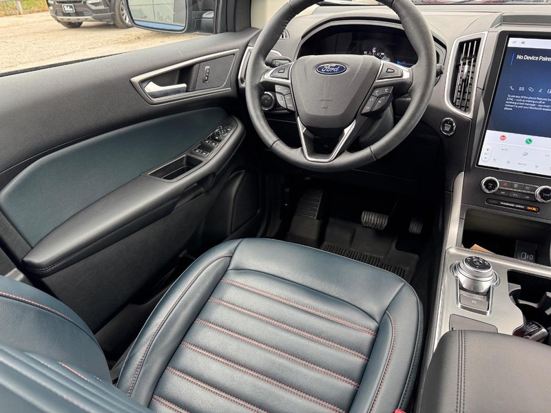 Ford Edge Vehicle Image 14