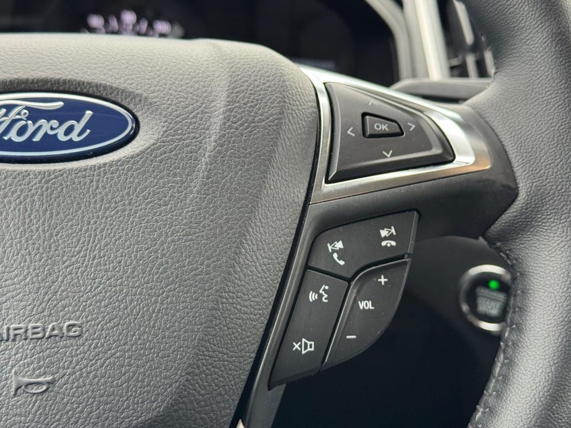 Ford Edge Vehicle Image 21