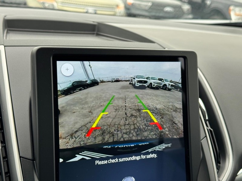 Ford Edge Vehicle Image 23