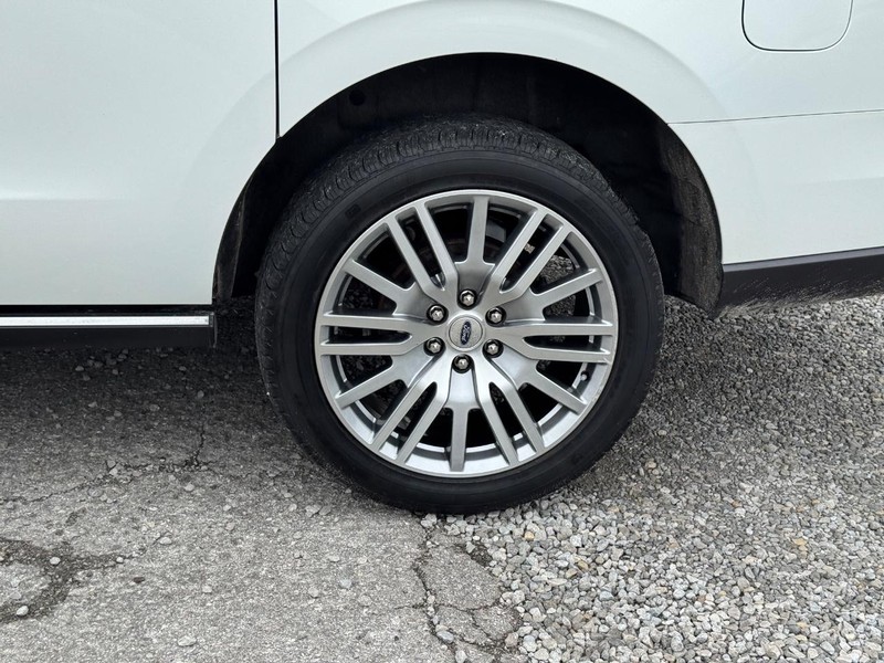 Ford Expedition Max Vehicle Image 11