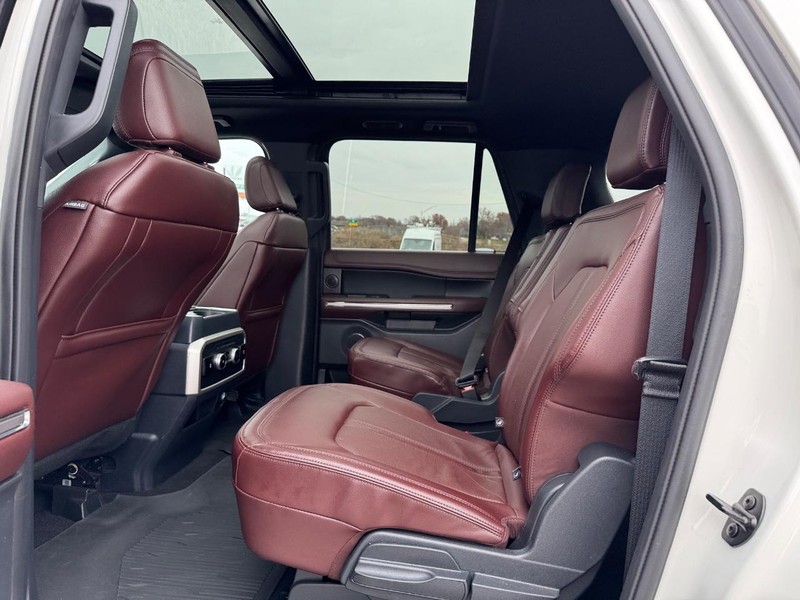 Ford Expedition Max Vehicle Image 12