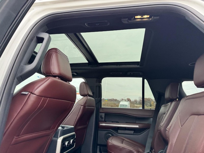 Ford Expedition Max Vehicle Image 13