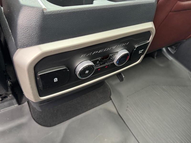 Ford Expedition Max Vehicle Image 15