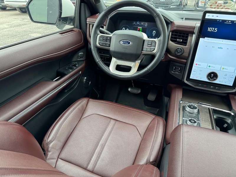 Ford Expedition Max Vehicle Image 16
