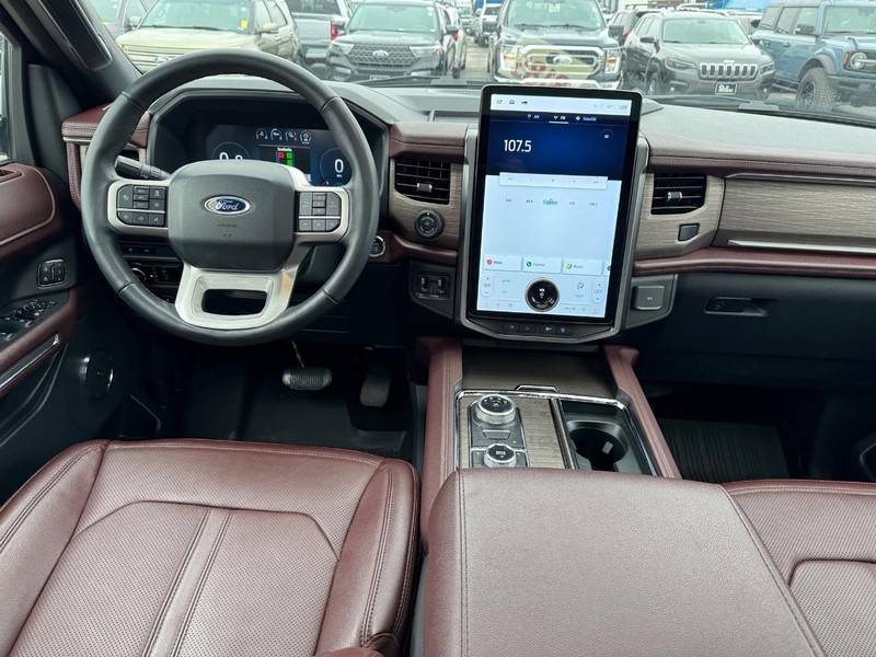 Ford Expedition Max Vehicle Image 17