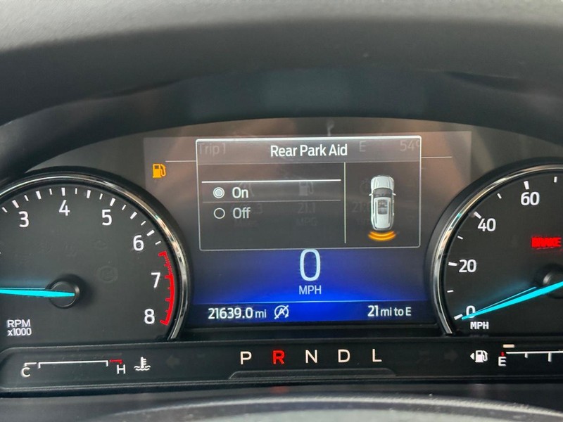 Ford Explorer Vehicle Image 23