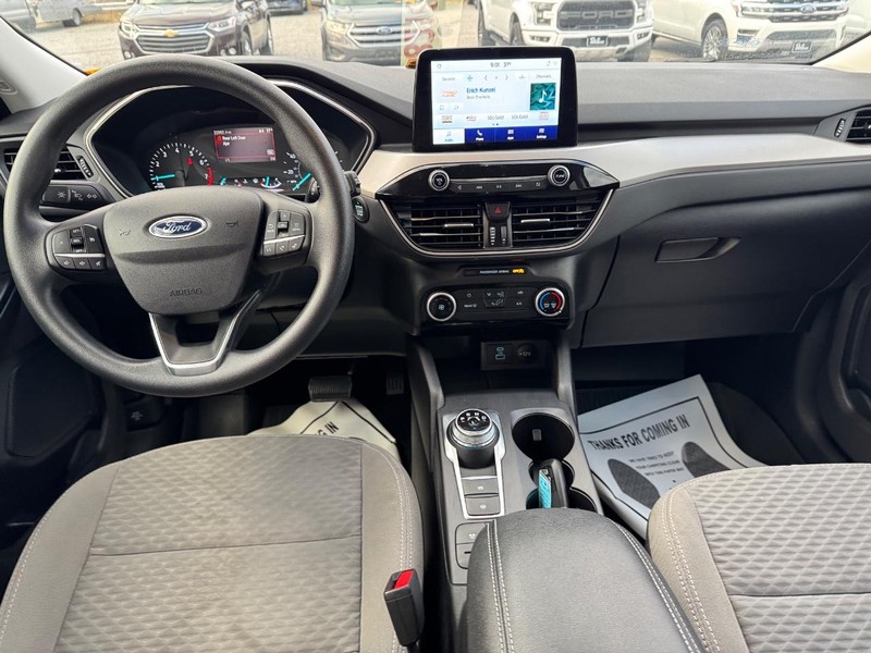 Ford Escape Vehicle Full-screen Gallery Image 14