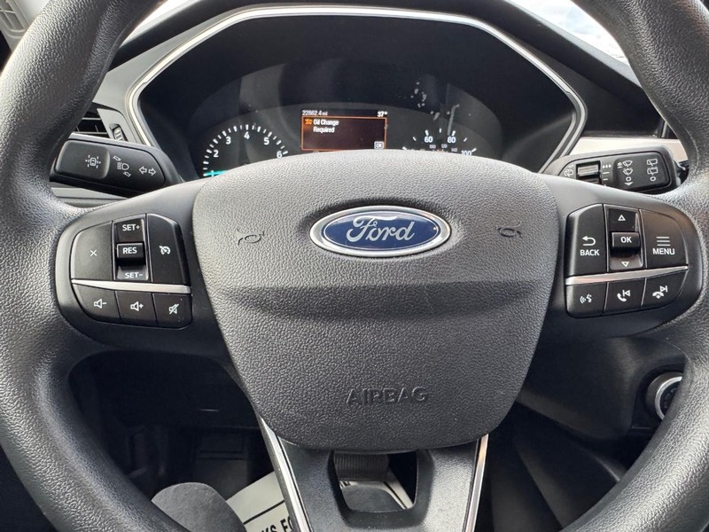 Ford Escape Vehicle Full-screen Gallery Image 18