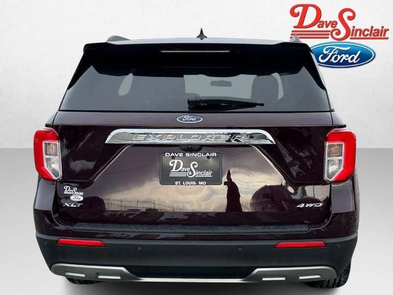 Ford Explorer Vehicle Full-screen Gallery Image 08