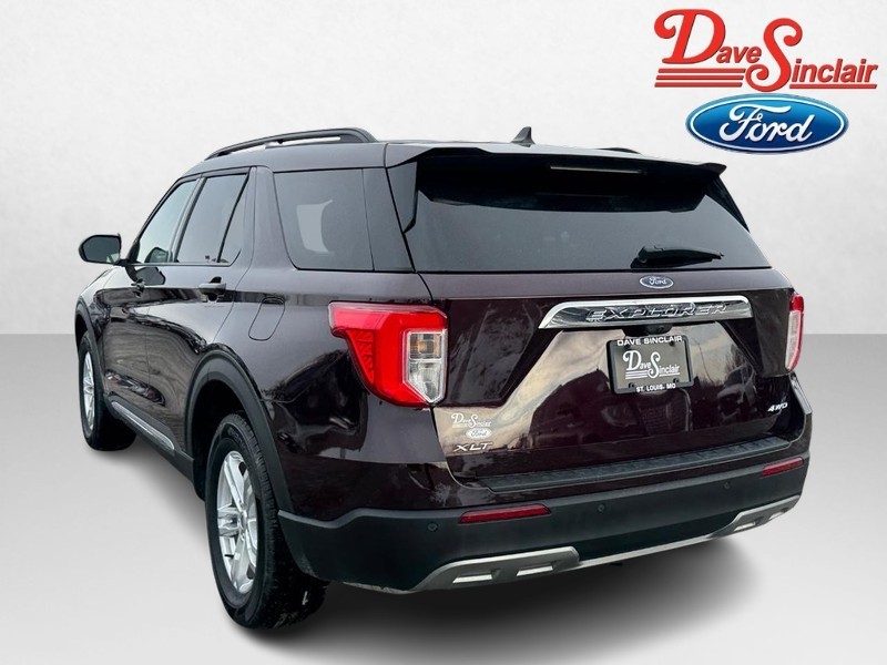 Ford Explorer Vehicle Full-screen Gallery Image 09