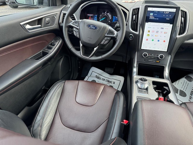 Ford Edge Vehicle Full-screen Gallery Image 14