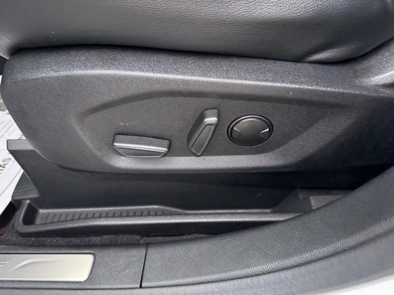 Ford Edge Vehicle Full-screen Gallery Image 17