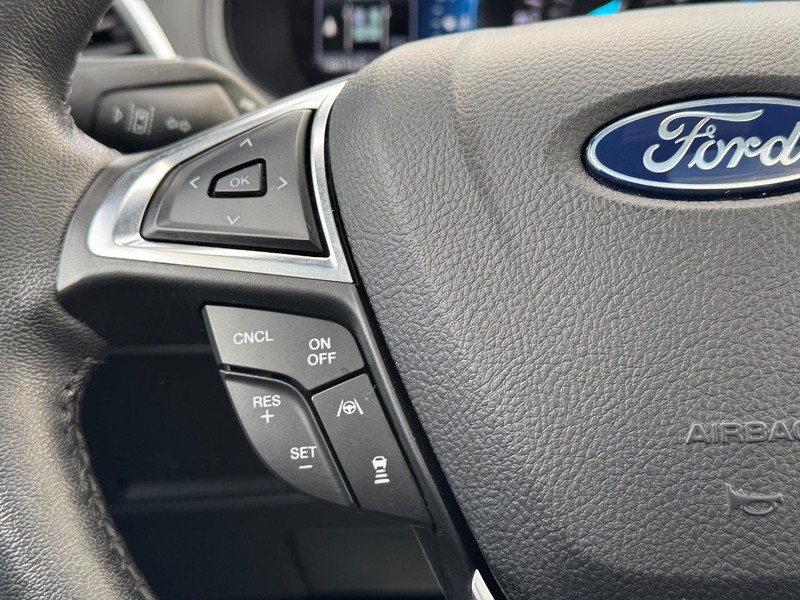 Ford Edge Vehicle Full-screen Gallery Image 21