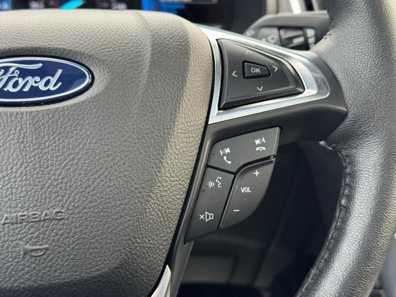 Ford Edge Vehicle Full-screen Gallery Image 22