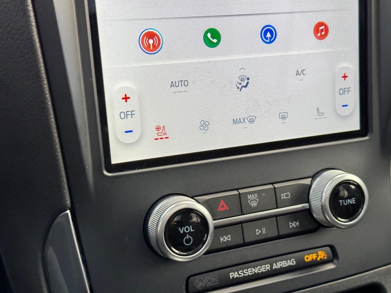 Ford Edge Vehicle Full-screen Gallery Image 23