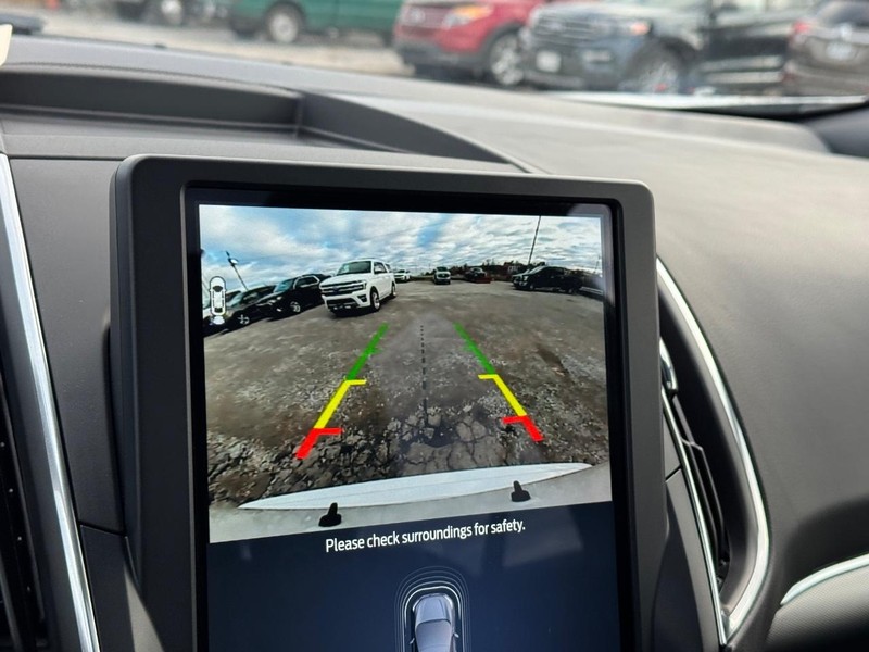 Ford Edge Vehicle Full-screen Gallery Image 24