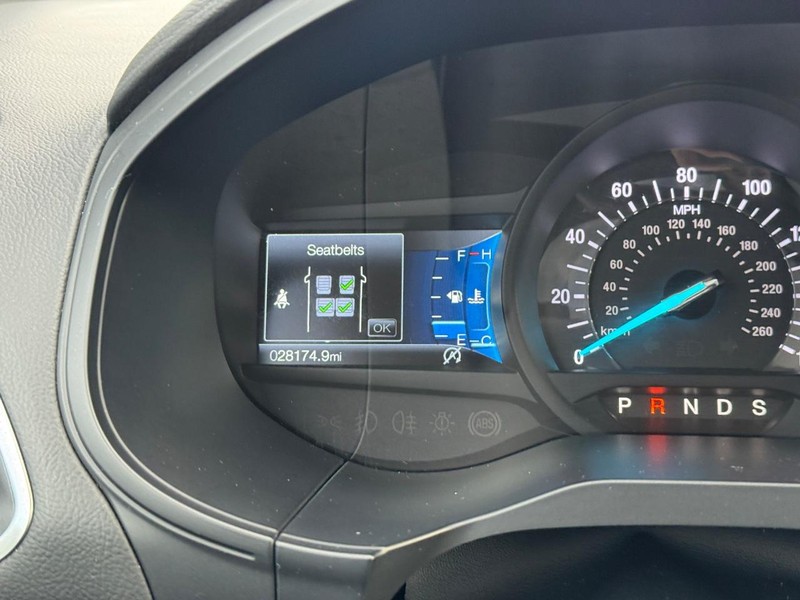 Ford Edge Vehicle Full-screen Gallery Image 25