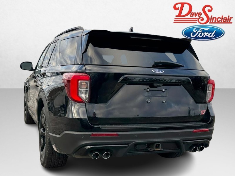 Ford Explorer Vehicle Full-screen Gallery Image 09