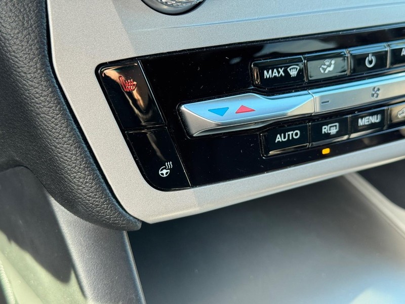 Ford Explorer Vehicle Image 20