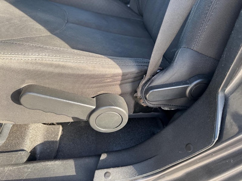 Jeep Wrangler JK Unlimited Vehicle Full-screen Gallery Image 16