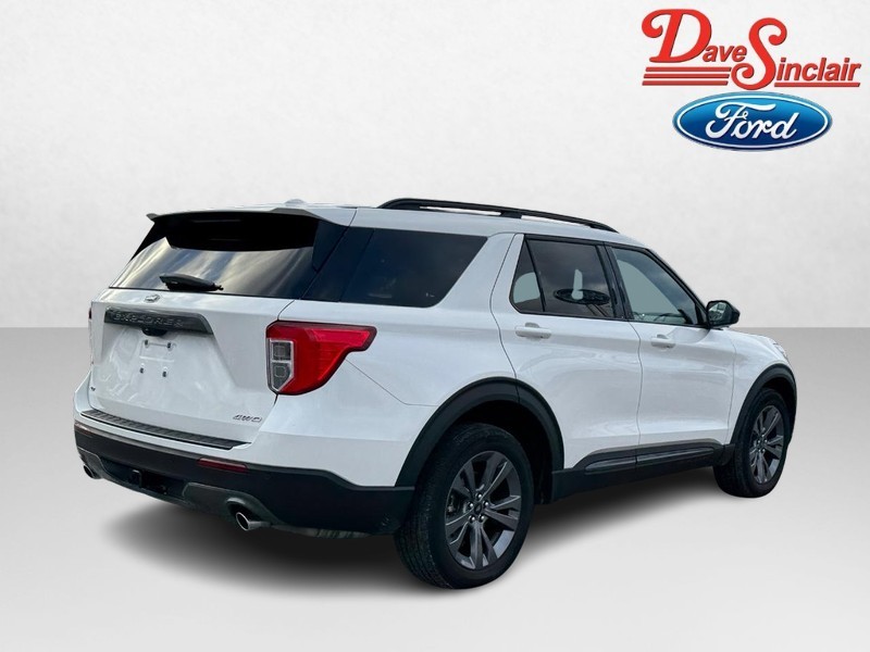 Ford Explorer Vehicle Full-screen Gallery Image 07