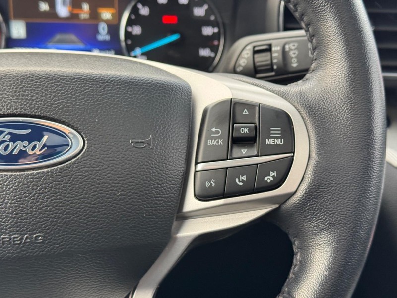 Ford Explorer Vehicle Full-screen Gallery Image 23