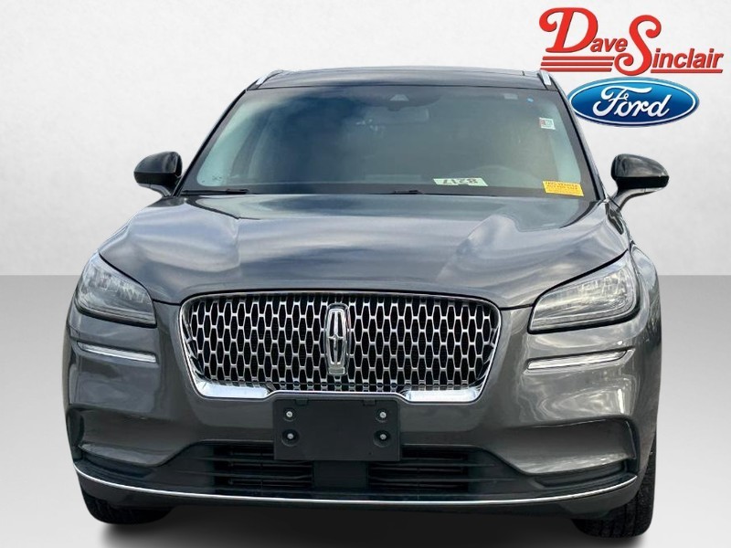 Lincoln Corsair Vehicle Full-screen Gallery Image 02