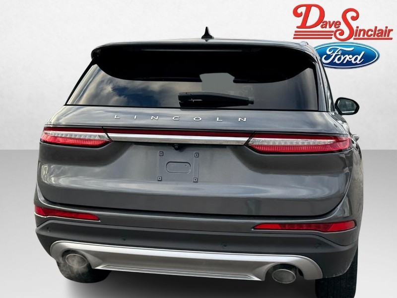 Lincoln Corsair Vehicle Full-screen Gallery Image 08