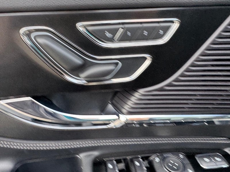 Lincoln Corsair Vehicle Full-screen Gallery Image 19